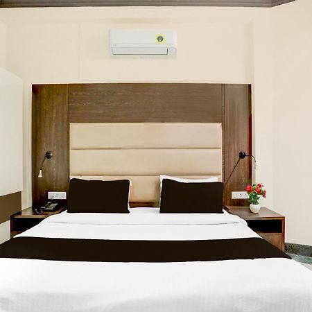 Super Townhouse Sushant Lok Phase 1 Formerly Hotel Neven غورغاون المظهر الخارجي الصورة