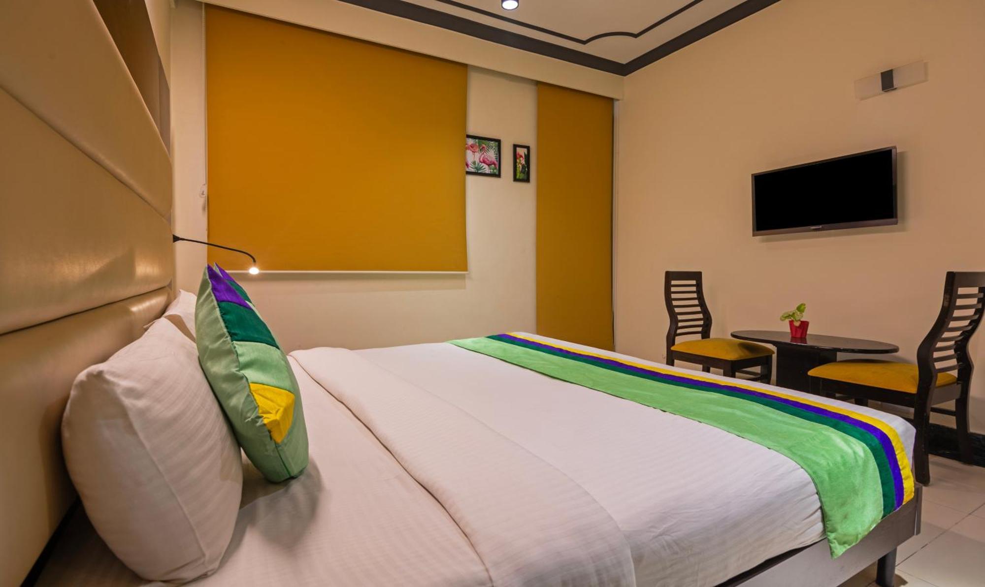 Super Townhouse Sushant Lok Phase 1 Formerly Hotel Neven غورغاون المظهر الخارجي الصورة