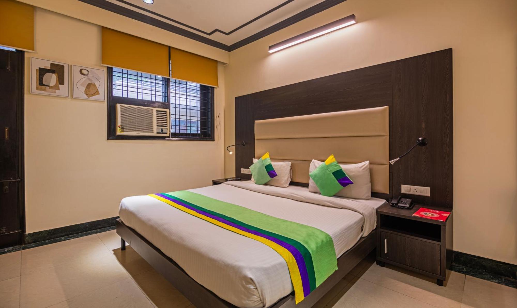 Super Townhouse Sushant Lok Phase 1 Formerly Hotel Neven غورغاون المظهر الخارجي الصورة