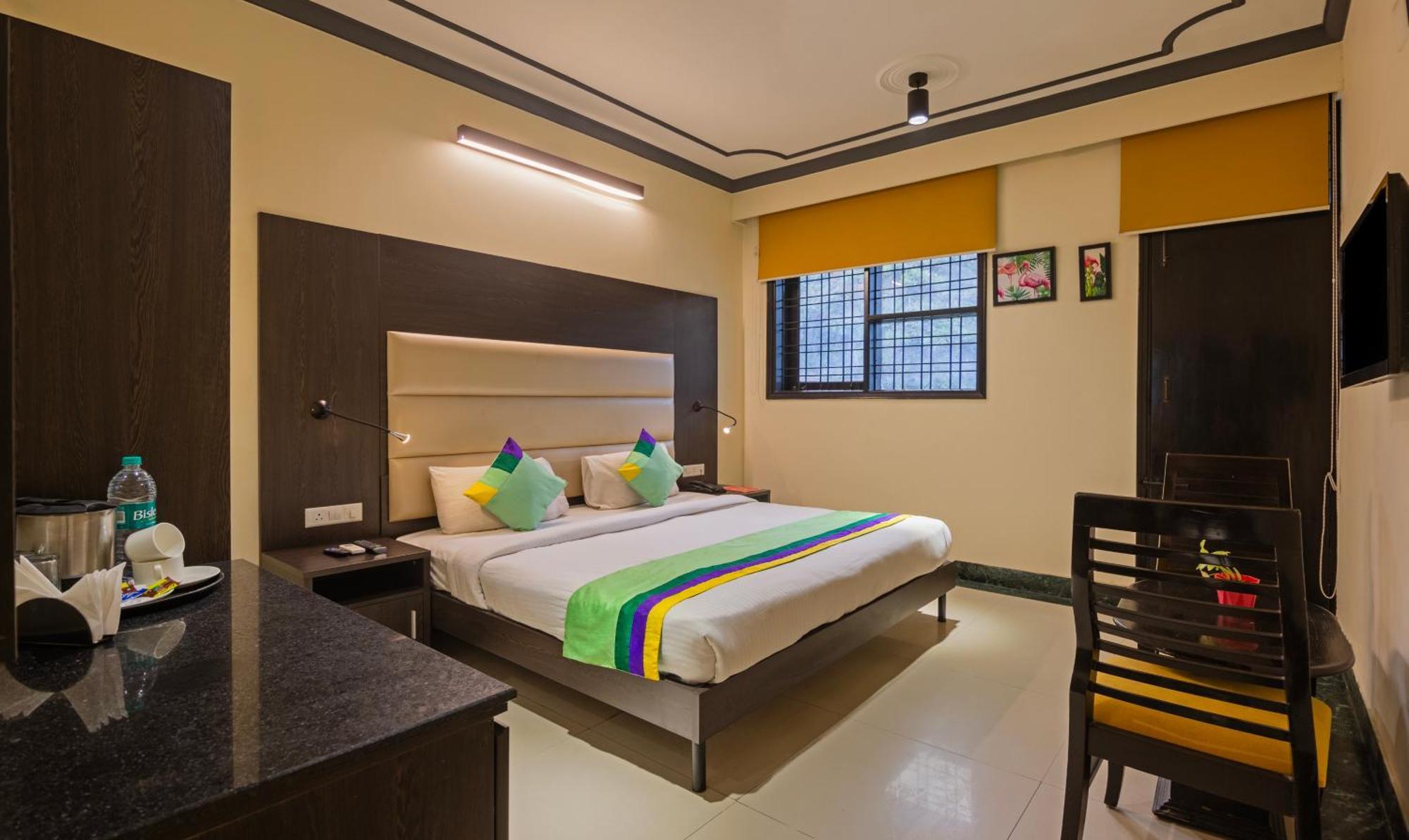 Super Townhouse Sushant Lok Phase 1 Formerly Hotel Neven غورغاون المظهر الخارجي الصورة