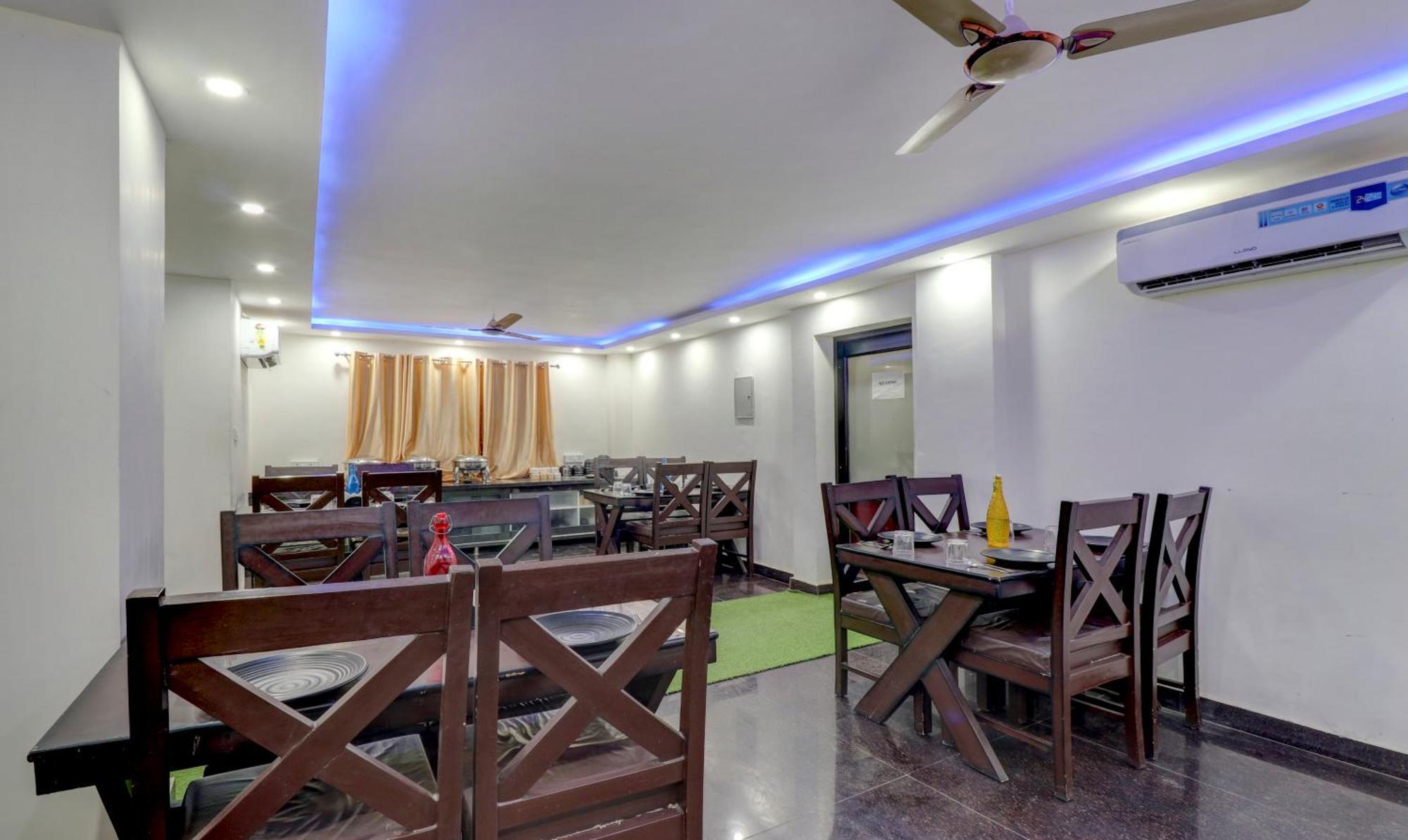 Super Townhouse Sushant Lok Phase 1 Formerly Hotel Neven غورغاون المظهر الخارجي الصورة