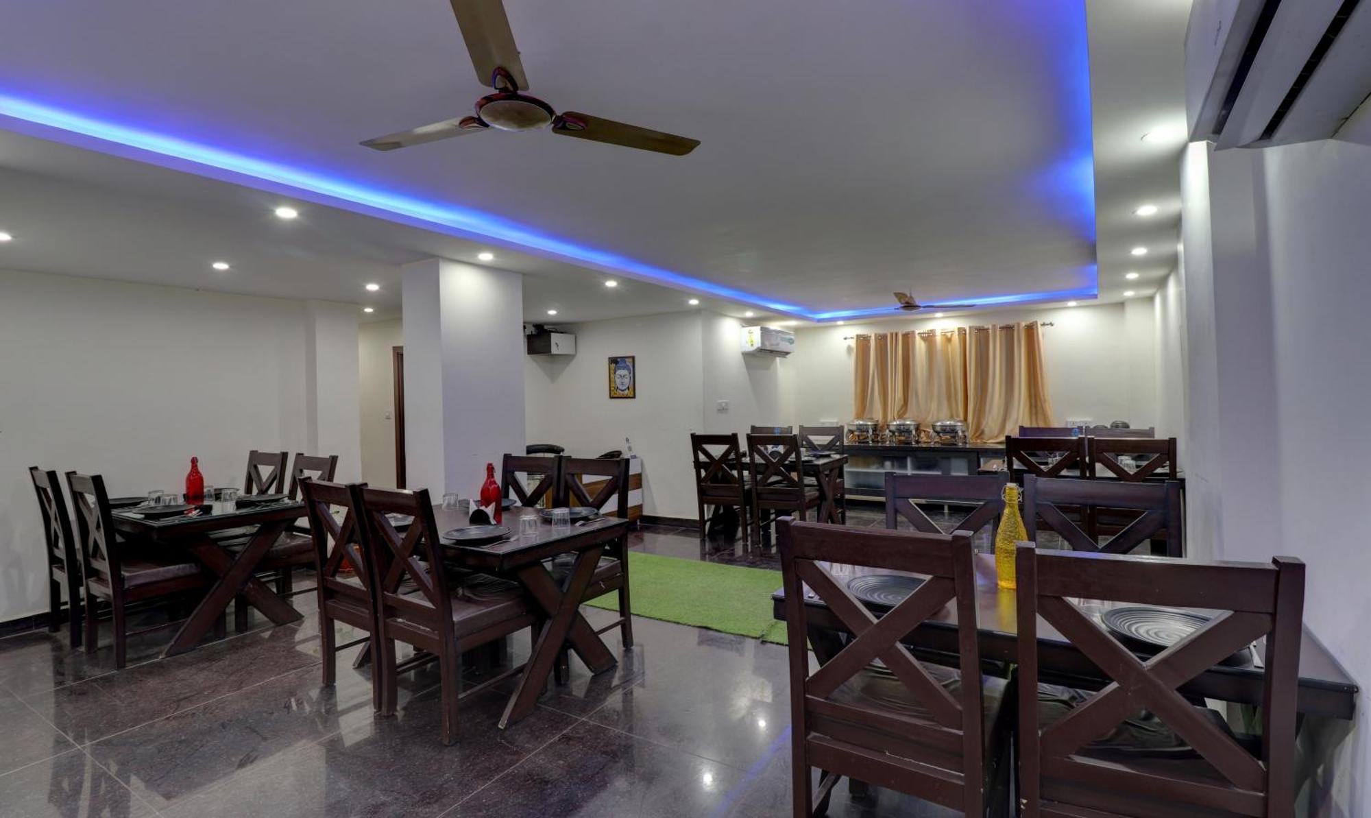 Super Townhouse Sushant Lok Phase 1 Formerly Hotel Neven غورغاون المظهر الخارجي الصورة
