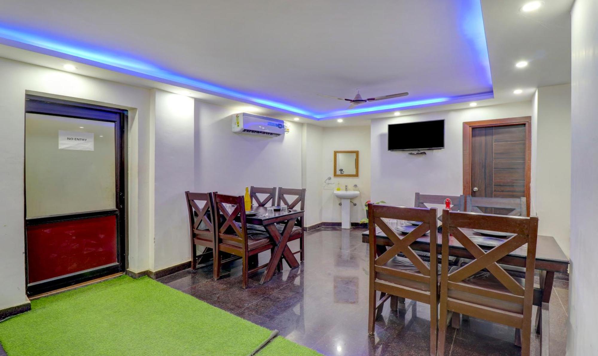 Super Townhouse Sushant Lok Phase 1 Formerly Hotel Neven غورغاون المظهر الخارجي الصورة