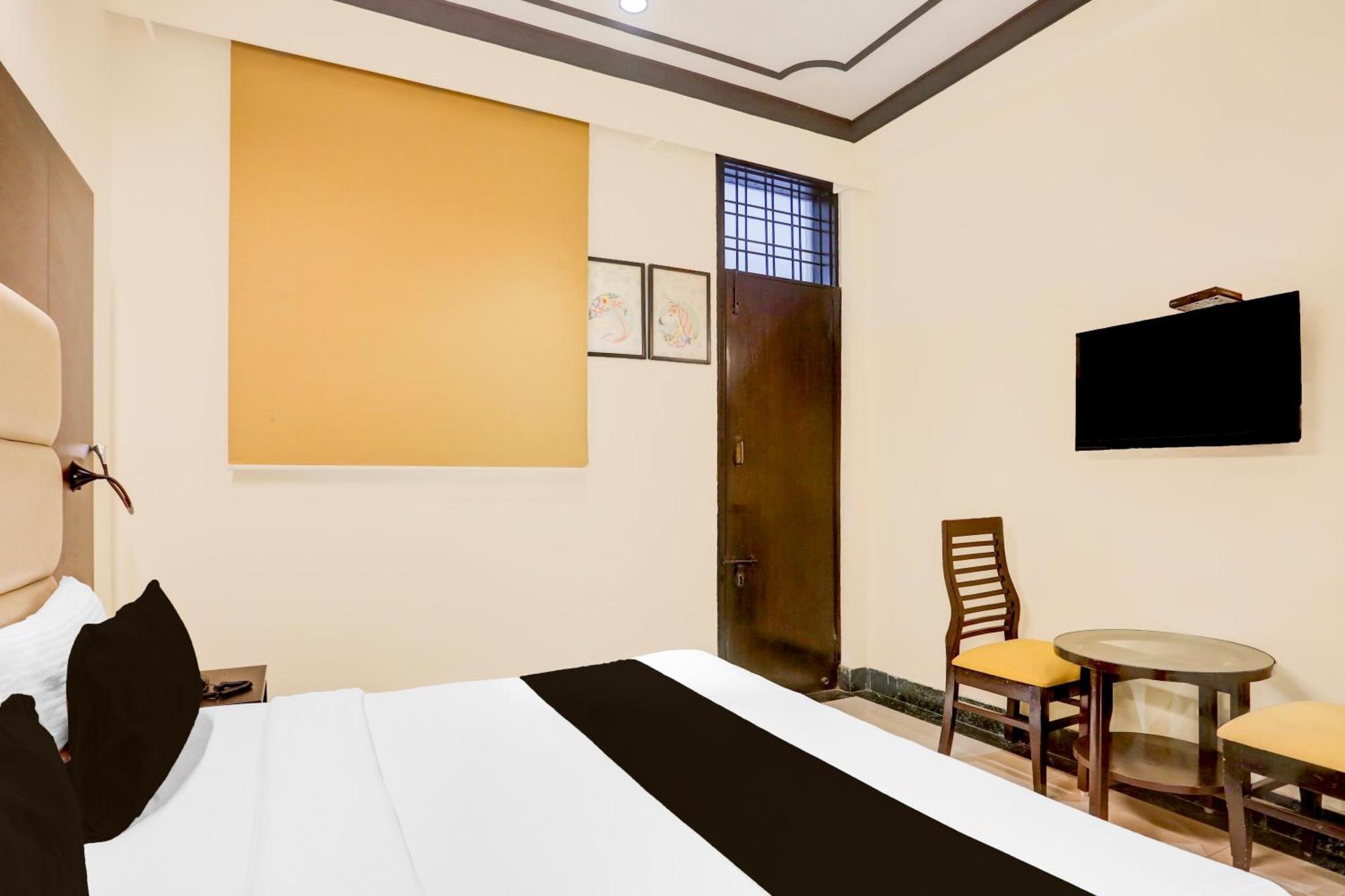 Super Townhouse Sushant Lok Phase 1 Formerly Hotel Neven غورغاون المظهر الخارجي الصورة