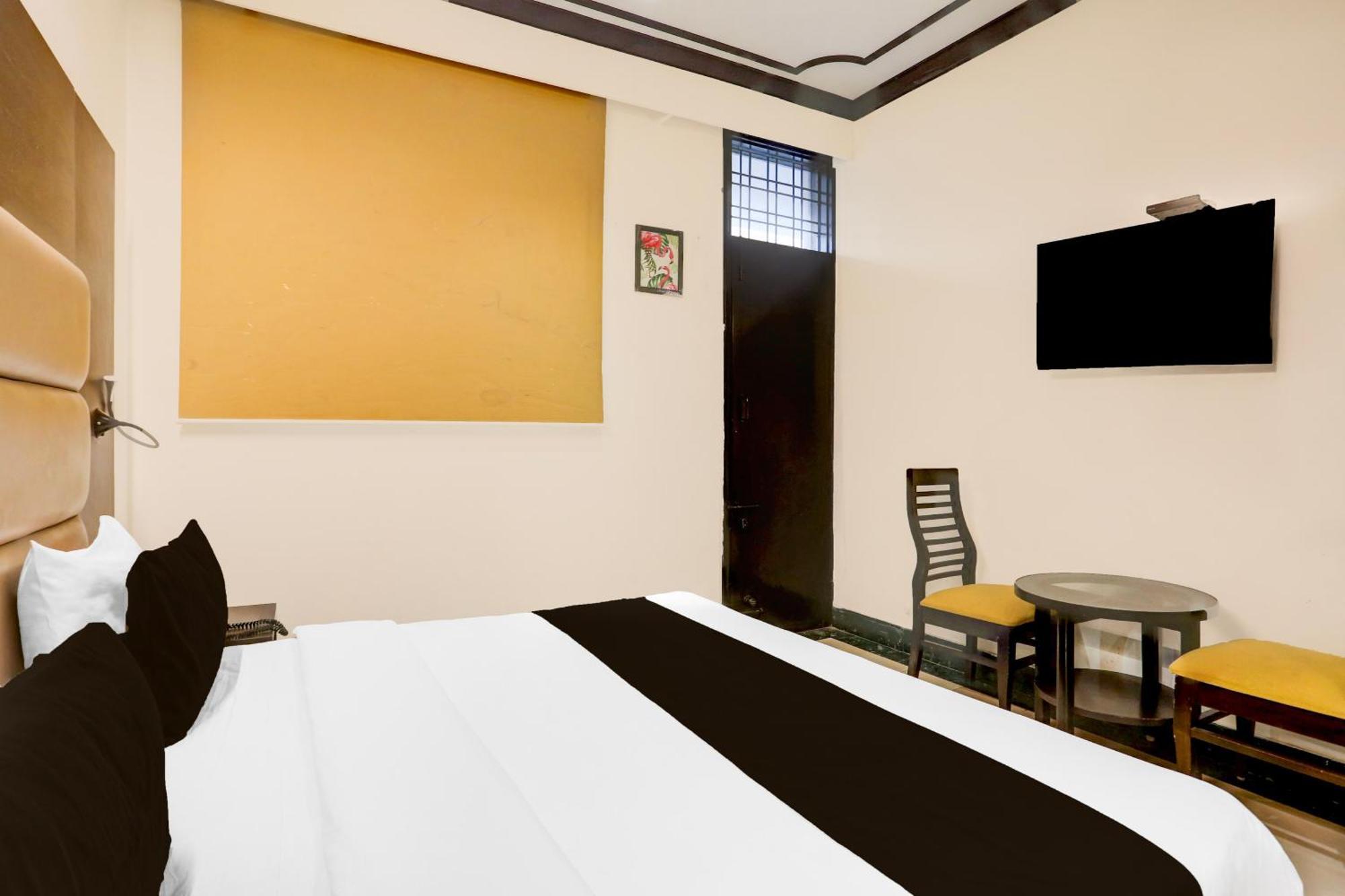 Super Townhouse Sushant Lok Phase 1 Formerly Hotel Neven غورغاون المظهر الخارجي الصورة