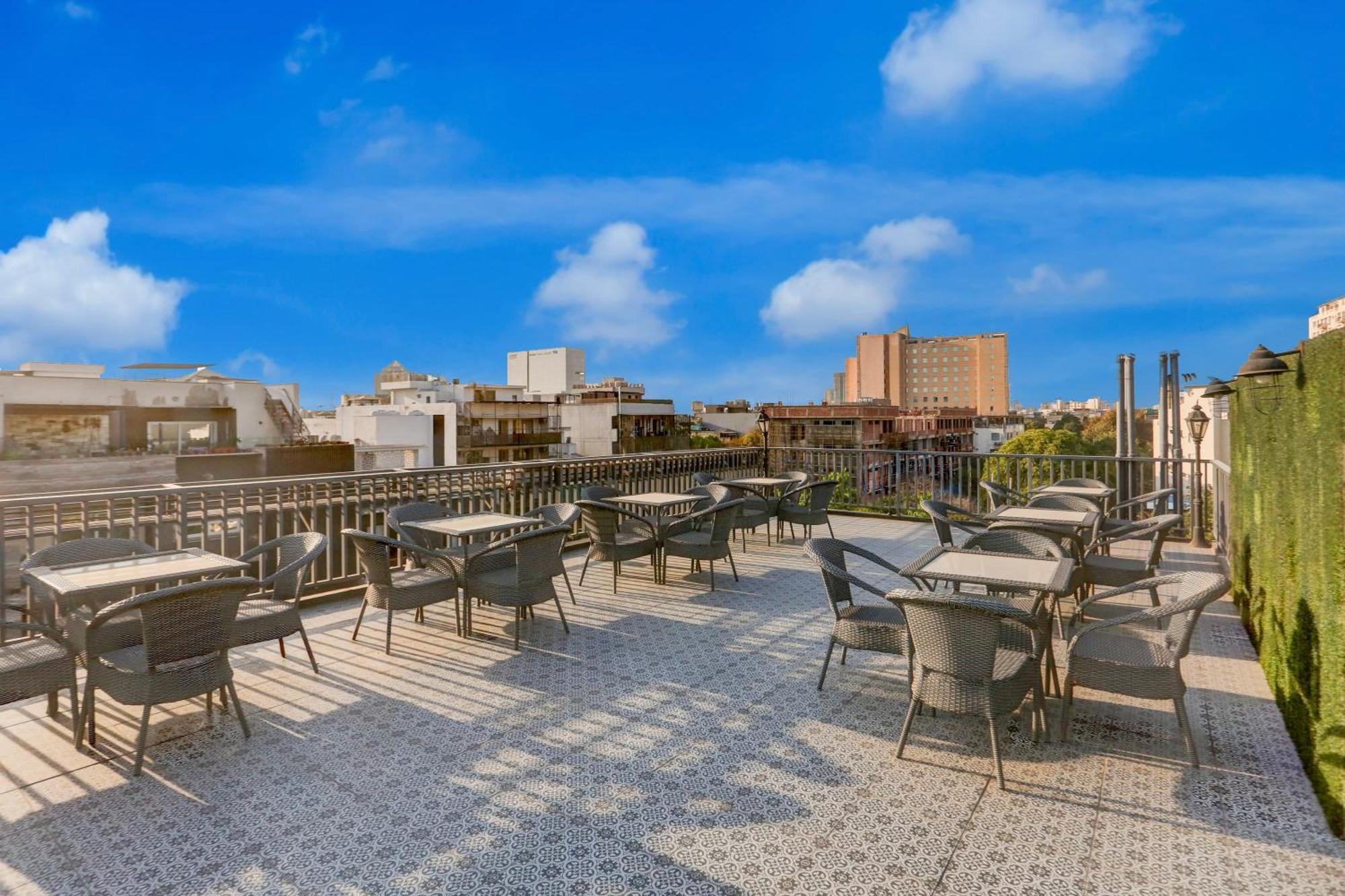 Super Townhouse Sushant Lok Phase 1 Formerly Hotel Neven غورغاون المظهر الخارجي الصورة