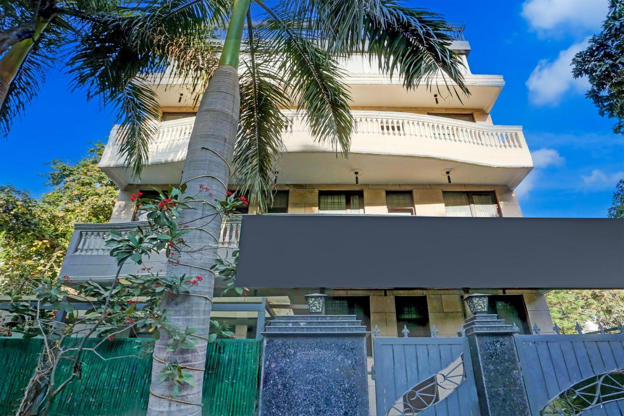 Super Townhouse Sushant Lok Phase 1 Formerly Hotel Neven غورغاون المظهر الخارجي الصورة