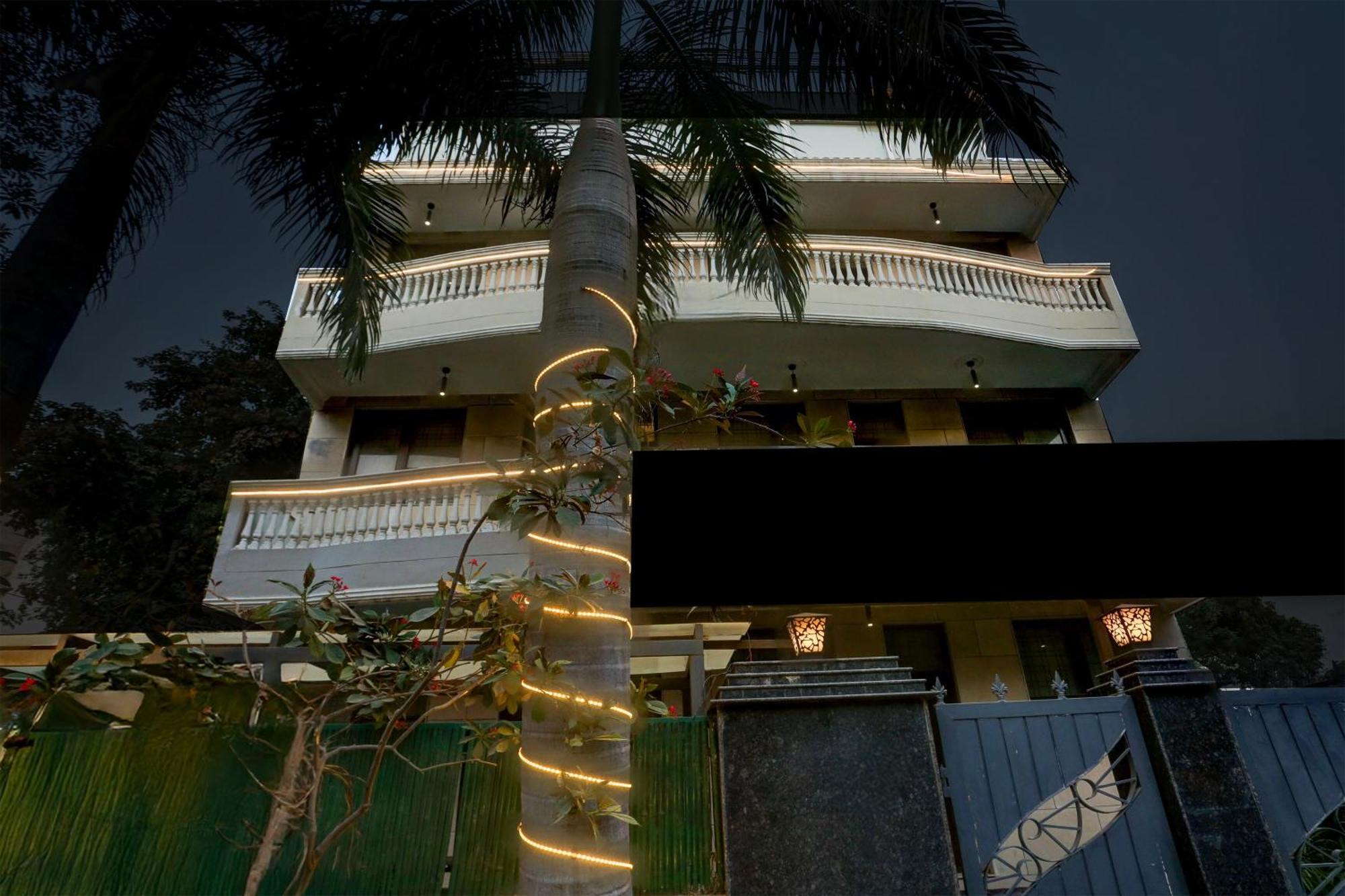 Super Townhouse Sushant Lok Phase 1 Formerly Hotel Neven غورغاون المظهر الخارجي الصورة