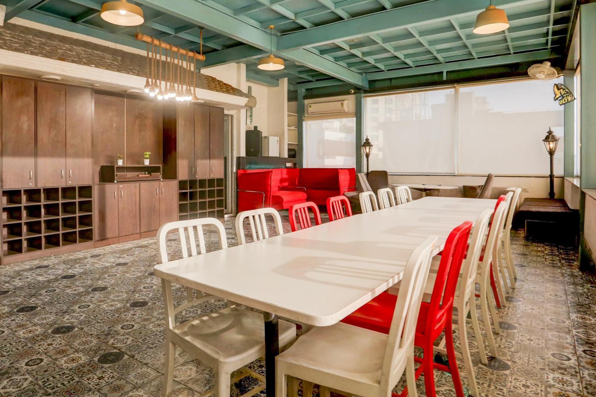 Super Townhouse Sushant Lok Phase 1 Formerly Hotel Neven غورغاون المظهر الخارجي الصورة